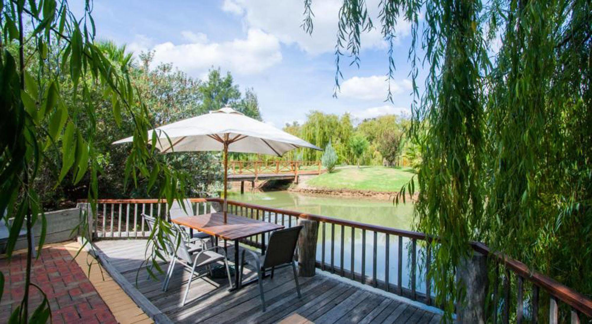 Готель Perricoota Vines Retreat Моама Екстер'єр фото